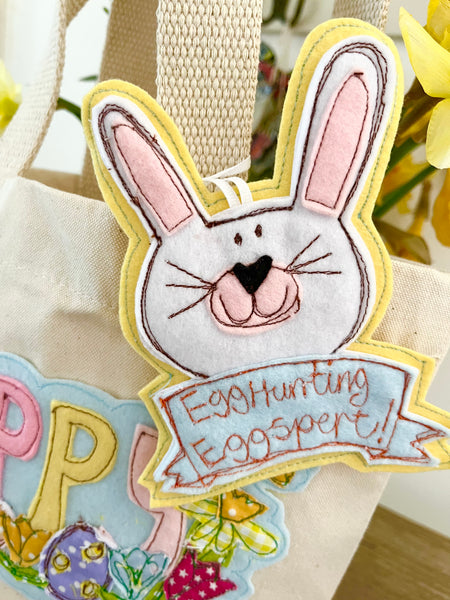 Egg Hunting EGGSPERT ! Badge or Decoration